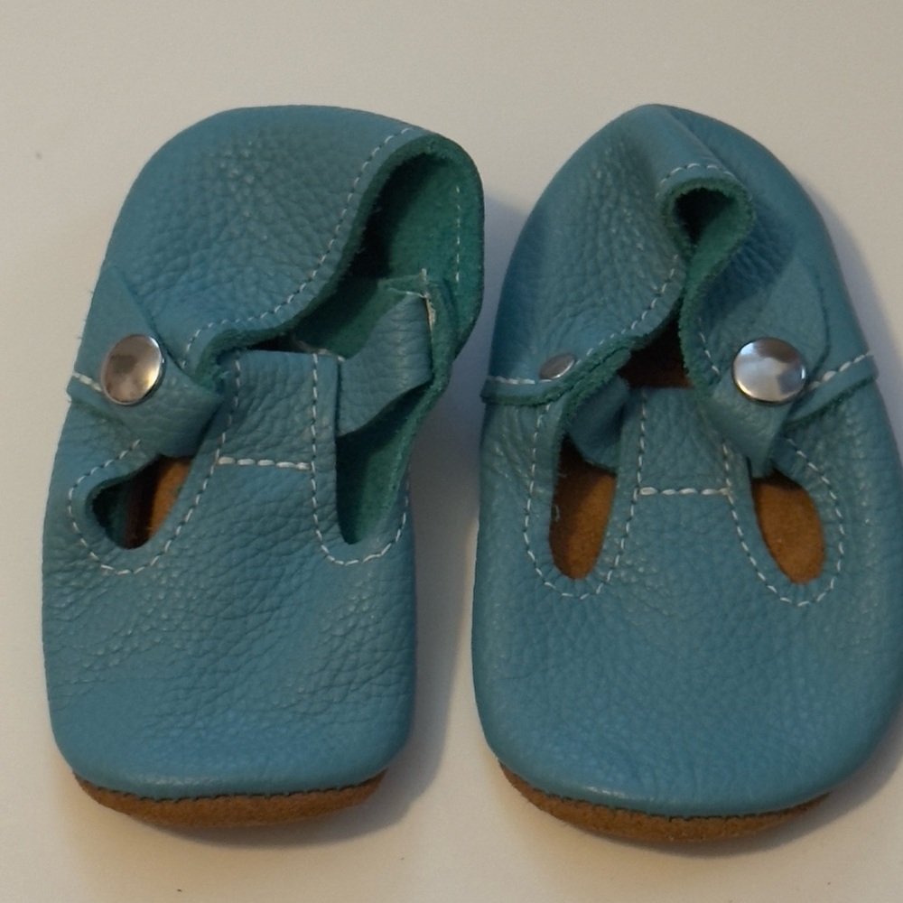 Size 5 Mon petit shoes teal t-straps
